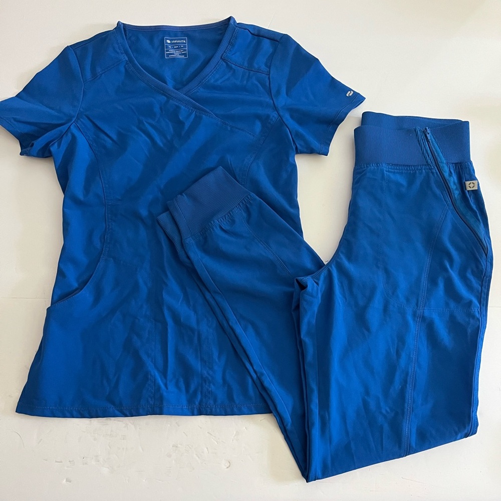 Cherokee Infinity Scrub Set Joggers & Top